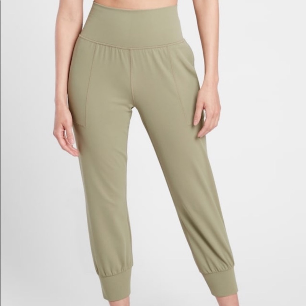Athleta Cropped Salutation Joggers